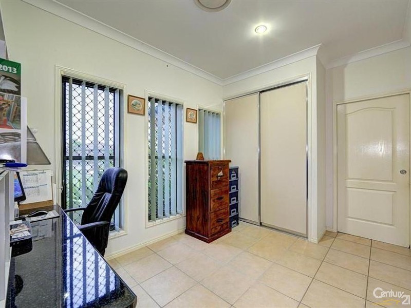 6 Charlotte Court, Kalkie QLD 4670