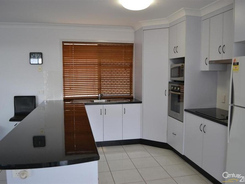 5 Green Avenue, Branyan QLD 4670
