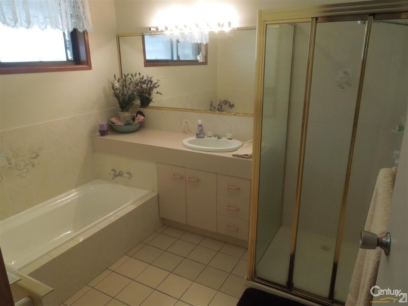 1 Currawong Road, Gooburrum QLD 4670