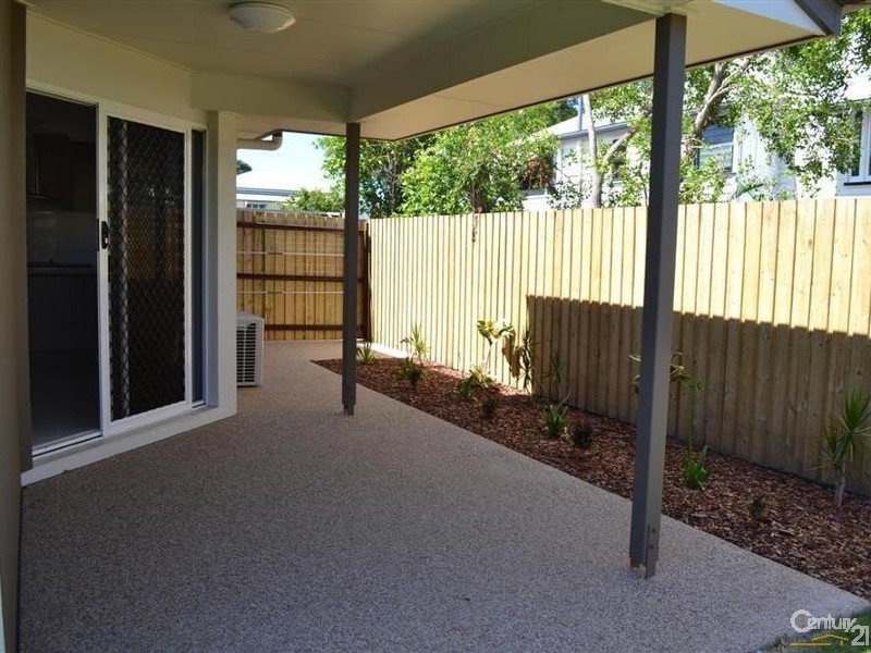 2/28 Curtis Street, Bundaberg South QLD 4670