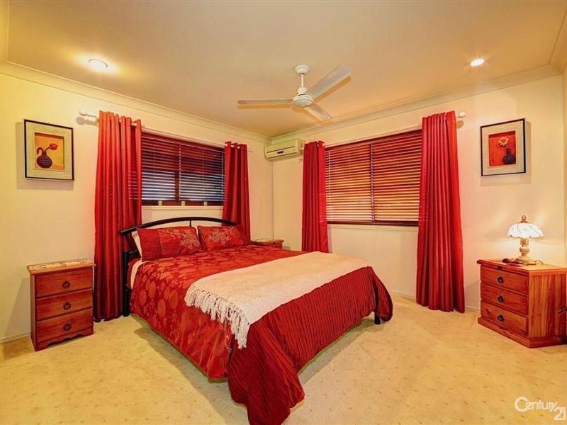 10 Janet Court, Coral Cove QLD 4670