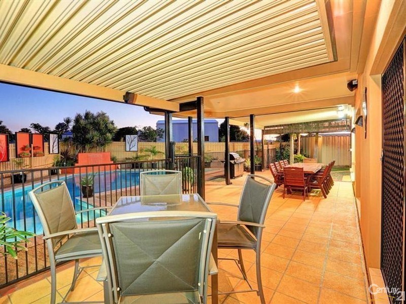 10 Janet Court, Coral Cove QLD 4670