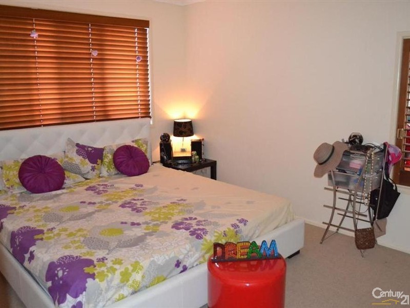 1/5 Chantelle Circuit, Coral Cove QLD 4670