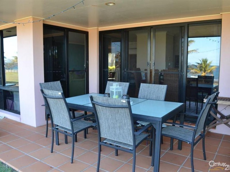 1/5 Chantelle Circuit, Coral Cove QLD 4670