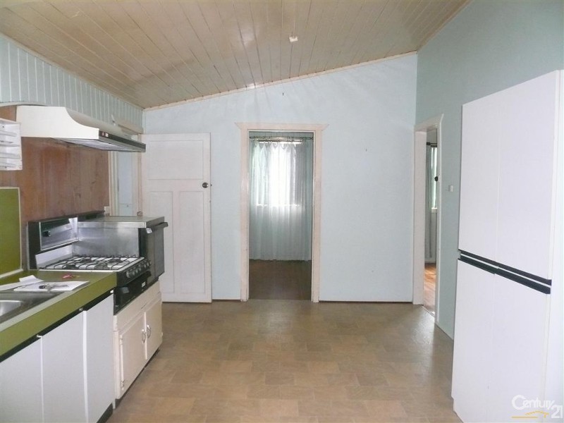 6 High Street, Walkervale QLD 4670