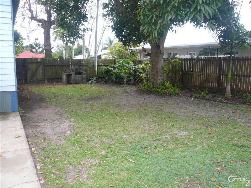 6 High Street, Walkervale QLD 4670