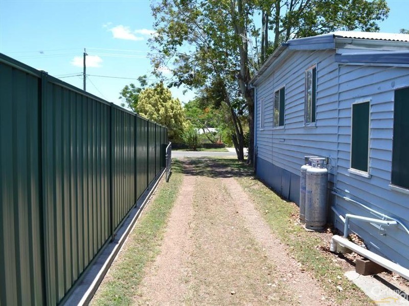 6 High Street, Walkervale QLD 4670