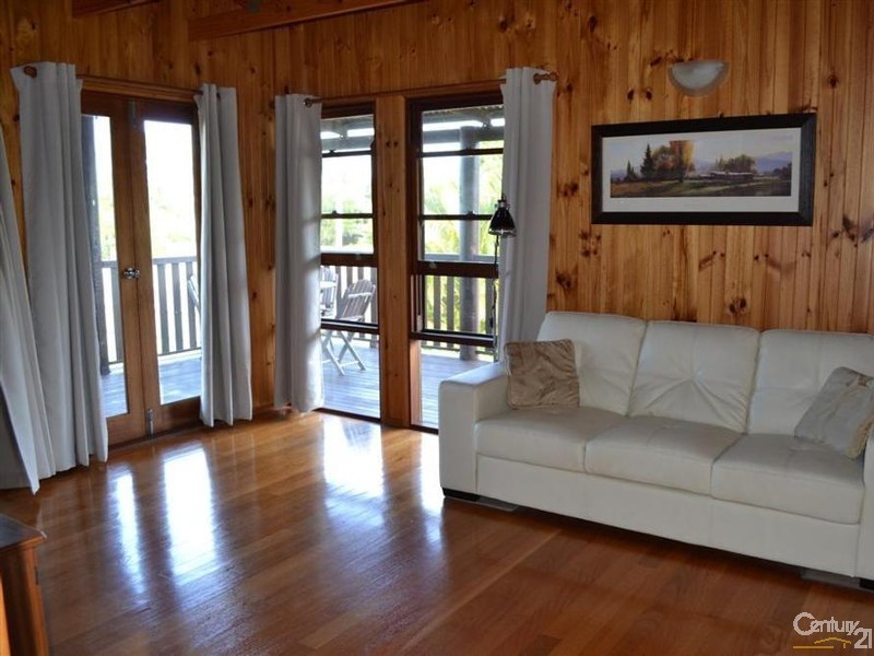 409 Riverview Road, Elliott Heads QLD 4670