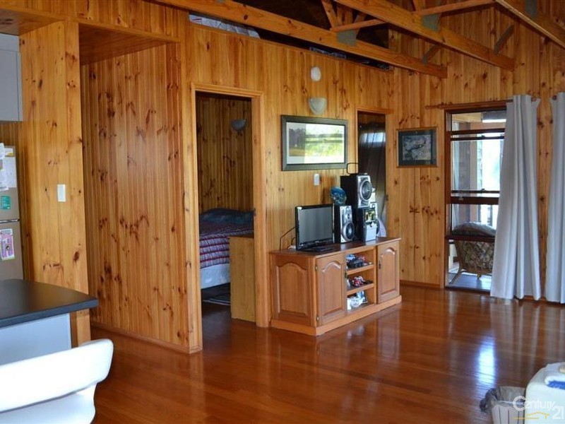 409 Riverview Road, Elliott Heads QLD 4670