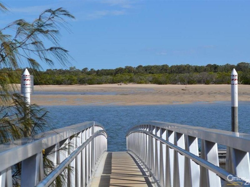 409 Riverview Road, Elliott Heads QLD 4670