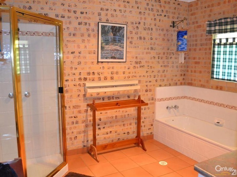 200 Woodswallow Road, Moolboolaman QLD 4671