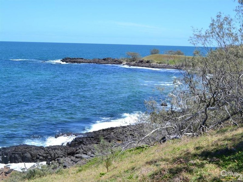 11 Toppers Drive, Coral Cove QLD 4670