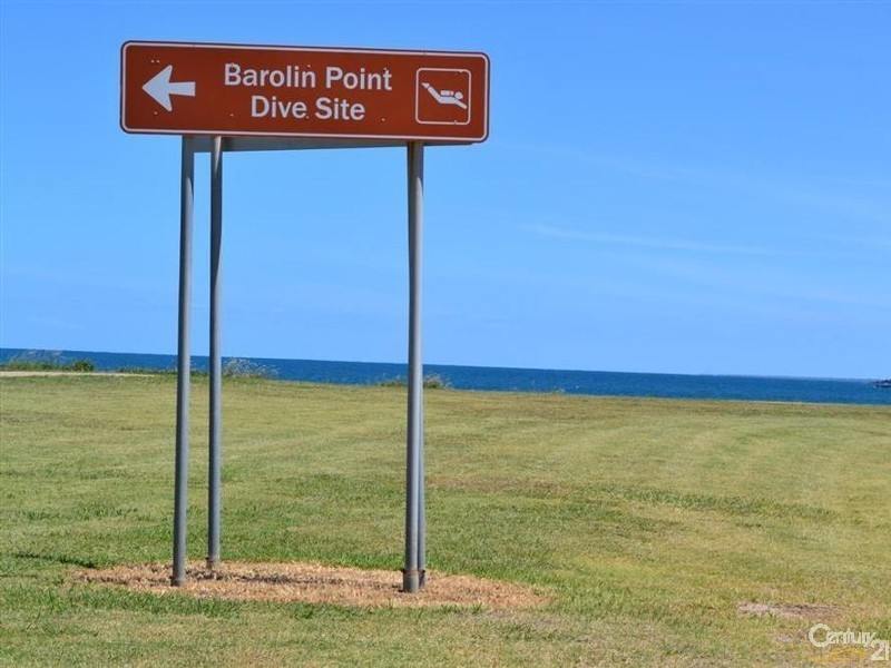 11 Toppers Drive, Coral Cove QLD 4670