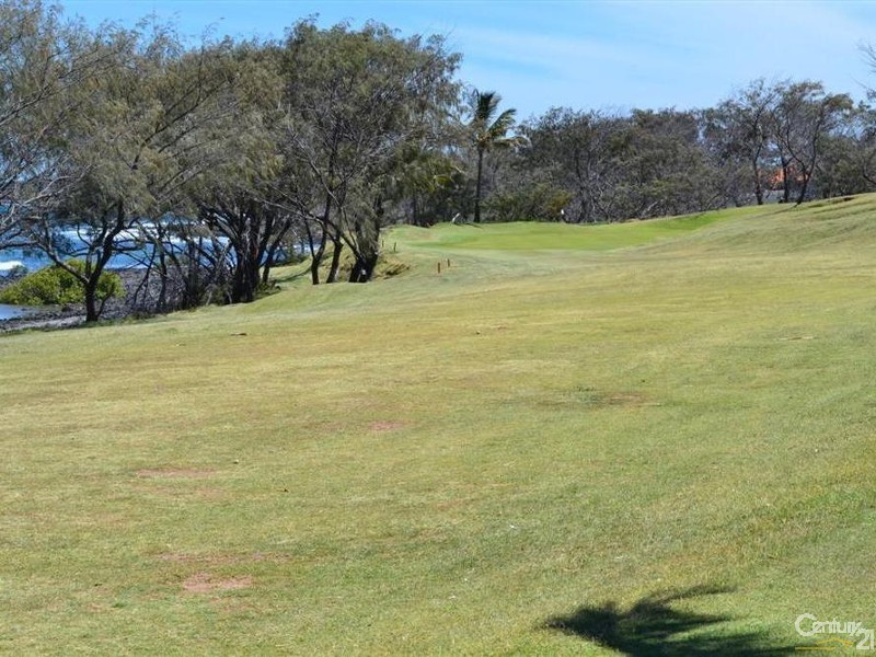 11 Toppers Drive, Coral Cove QLD 4670