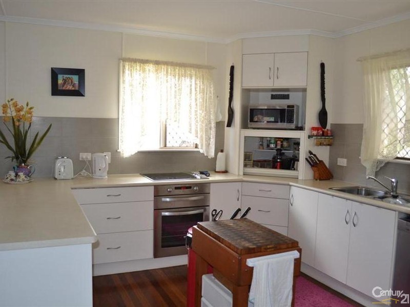 35 Baker Street, Kepnock QLD 4670