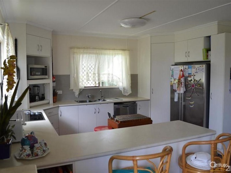 35 Baker Street, Kepnock QLD 4670