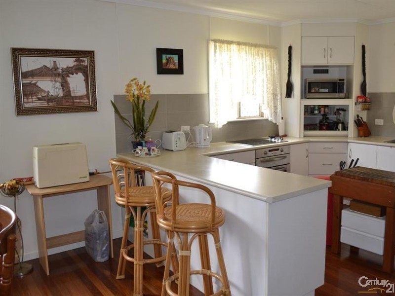 35 Baker Street, Kepnock QLD 4670