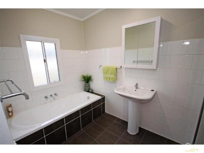 108 Boundary Street, Walkervale QLD 4670