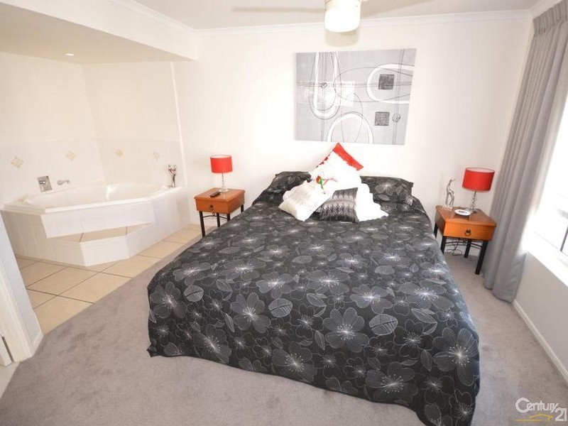 8/2 Baxter Street, Bargara QLD 4670