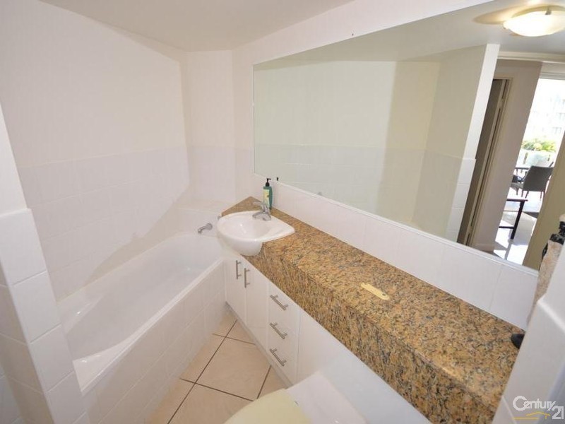 8/2 Baxter Street, Bargara QLD 4670
