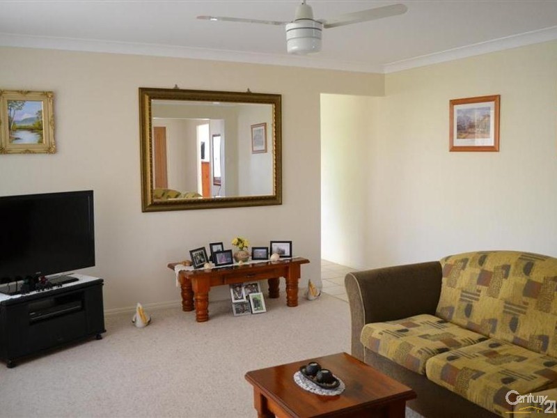 10 Marine Terrace, Burnett Heads QLD 4670