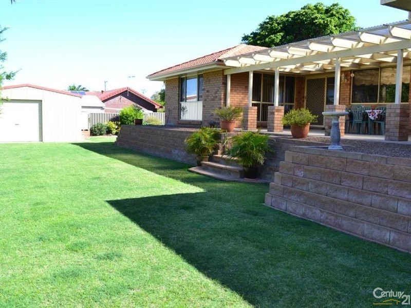 10 Marine Terrace, Burnett Heads QLD 4670