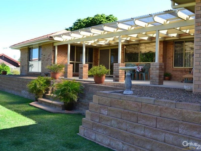 10 Marine Terrace, Burnett Heads QLD 4670