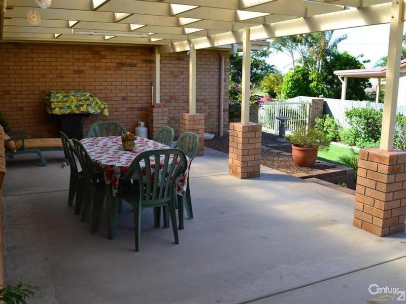 10 Marine Terrace, Burnett Heads QLD 4670