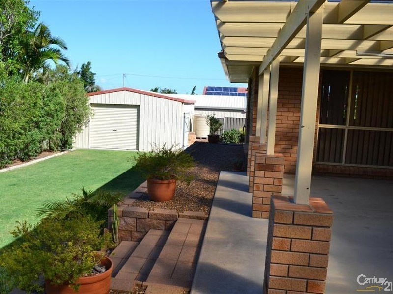 10 Marine Terrace, Burnett Heads QLD 4670