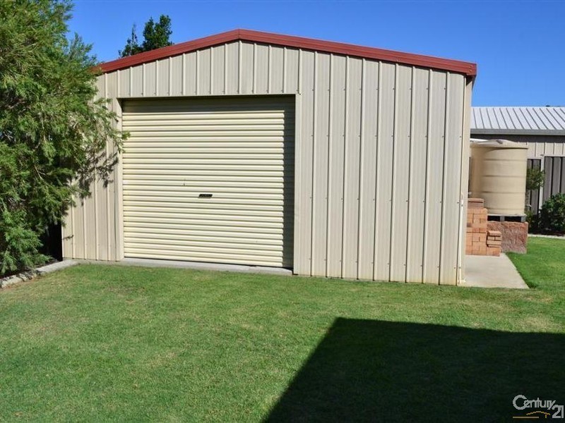 10 Marine Terrace, Burnett Heads QLD 4670