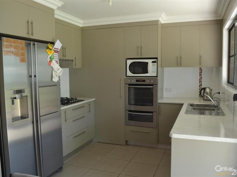 3 Bush Road, Branyan QLD 4670