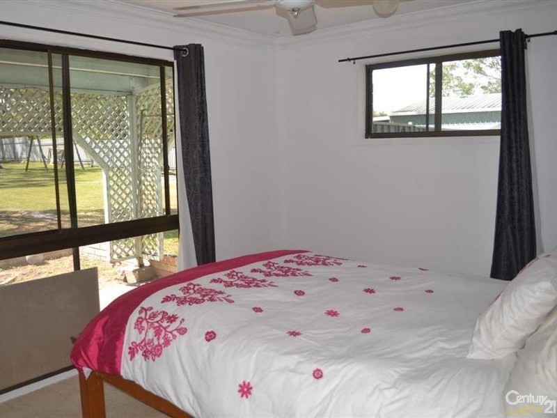 3 Bush Road, Branyan QLD 4670