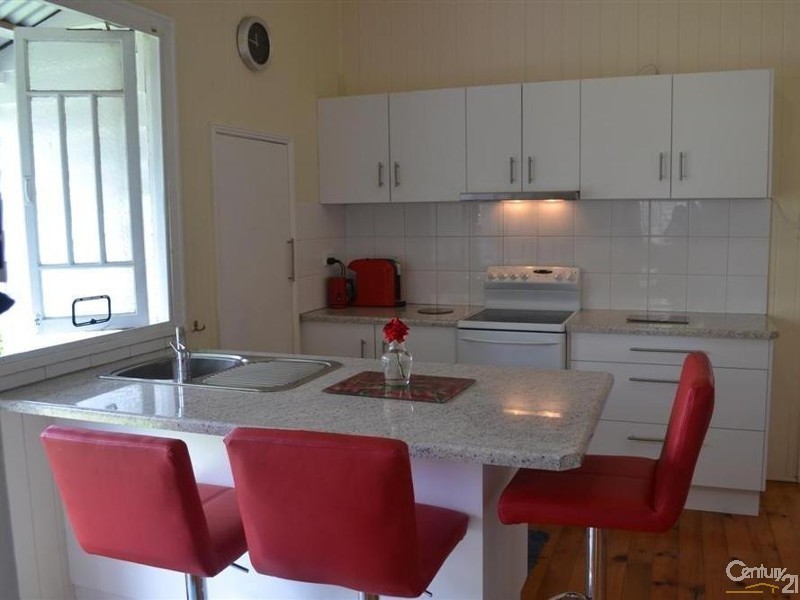 8 Kensington Street, Norville QLD 4670