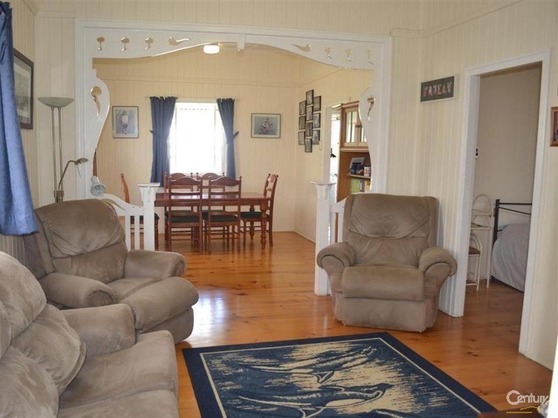 8 Kensington Street, Norville QLD 4670