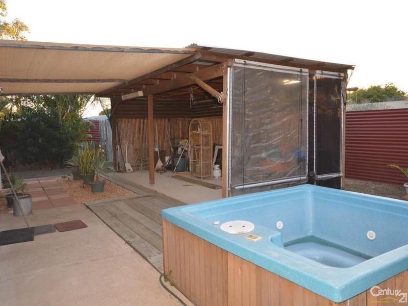 1 Avenell Street, Avenell Heights QLD 4670