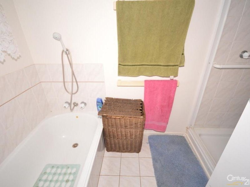 1 Avenell Street, Avenell Heights QLD 4670