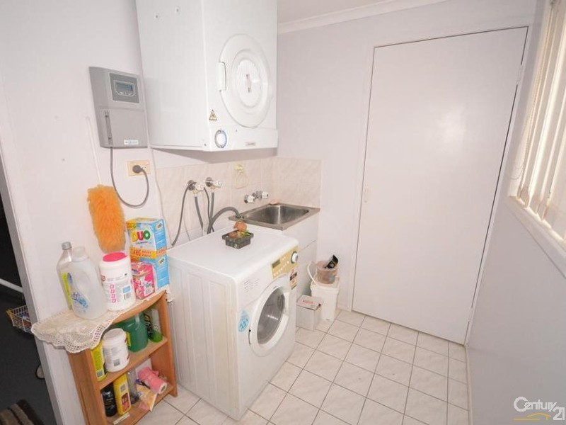 1 Avenell Street, Avenell Heights QLD 4670