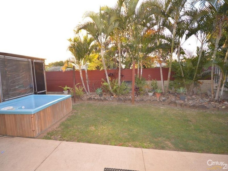 1 Avenell Street, Avenell Heights QLD 4670
