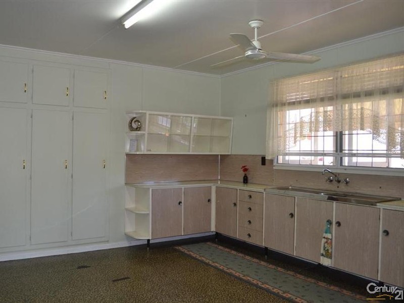 9 Dix Street, Kepnock QLD 4670