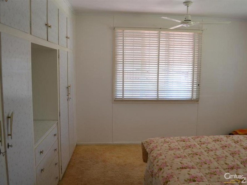 9 Dix Street, Kepnock QLD 4670