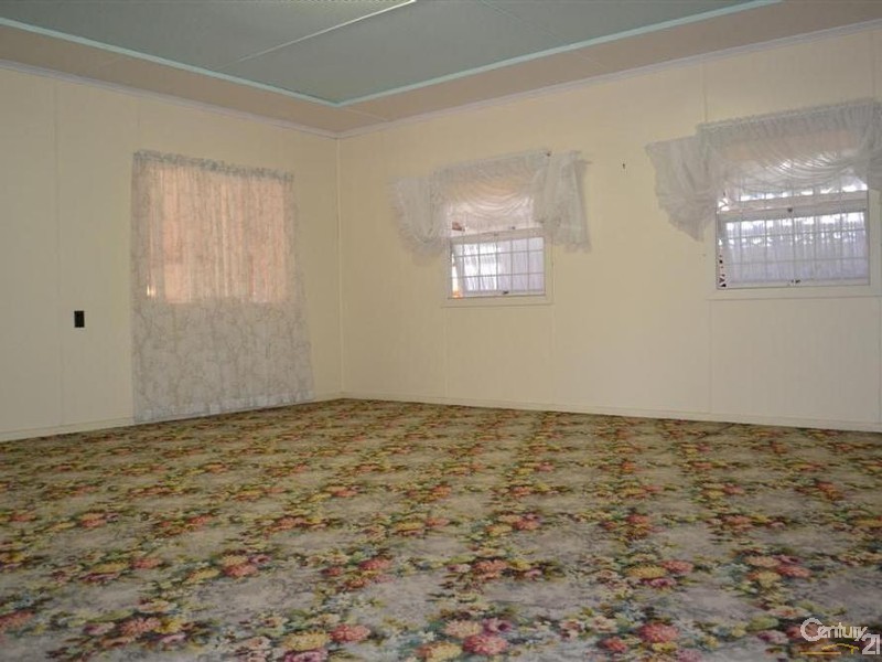 9 Dix Street, Kepnock QLD 4670