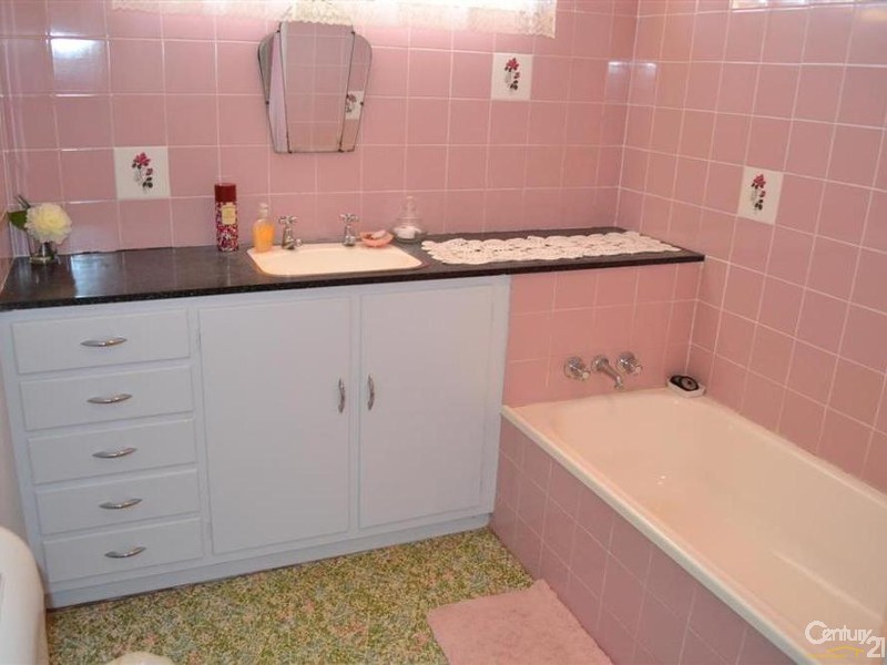 9 Dix Street, Kepnock QLD 4670