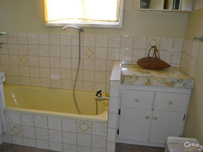 27 Edwards Street, Norville QLD 4670