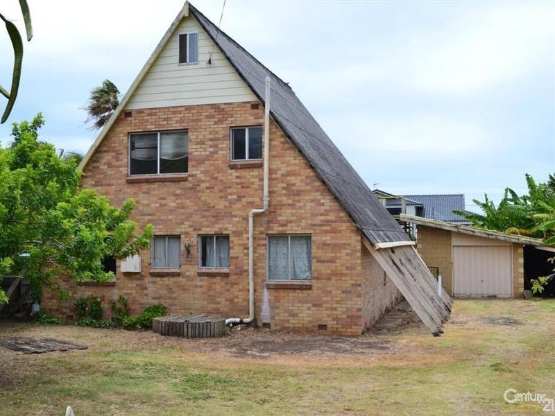 45 Nielson Avenue, Burnett Heads QLD 4670