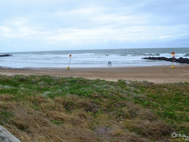 45 Nielson Avenue, Burnett Heads QLD 4670