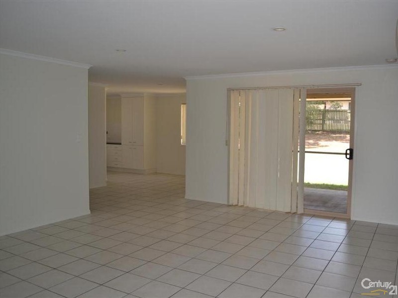 7 Finbay Avenue, Avoca QLD 4670