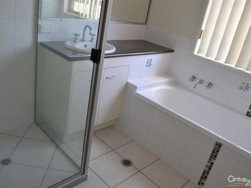 7 Finbay Avenue, Avoca QLD 4670