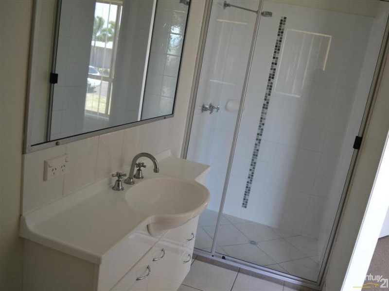 7 Finbay Avenue, Avoca QLD 4670