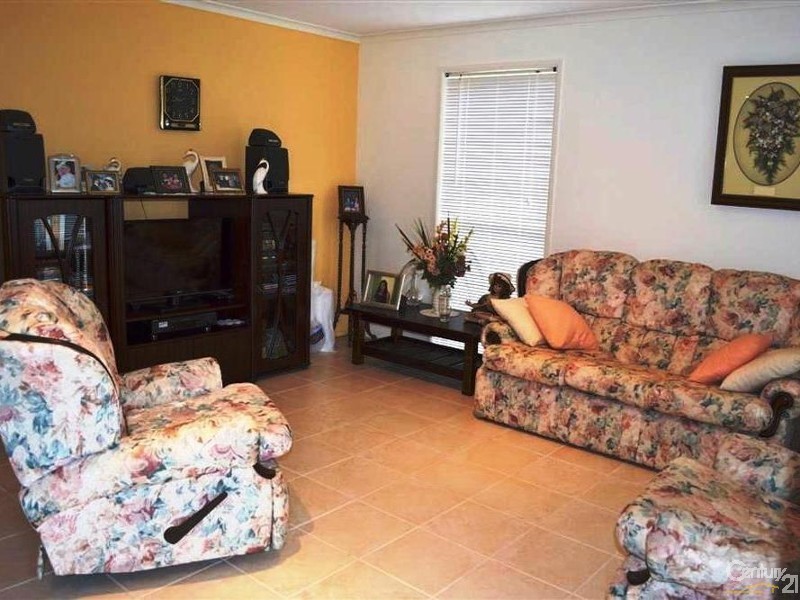 3 Rehbein Avenue, Qunaba QLD 4670