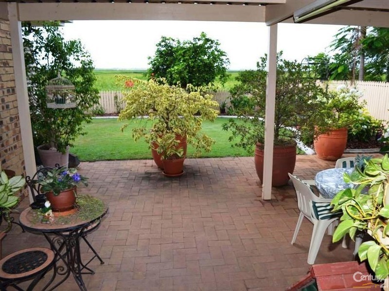 3 Rehbein Avenue, Qunaba QLD 4670